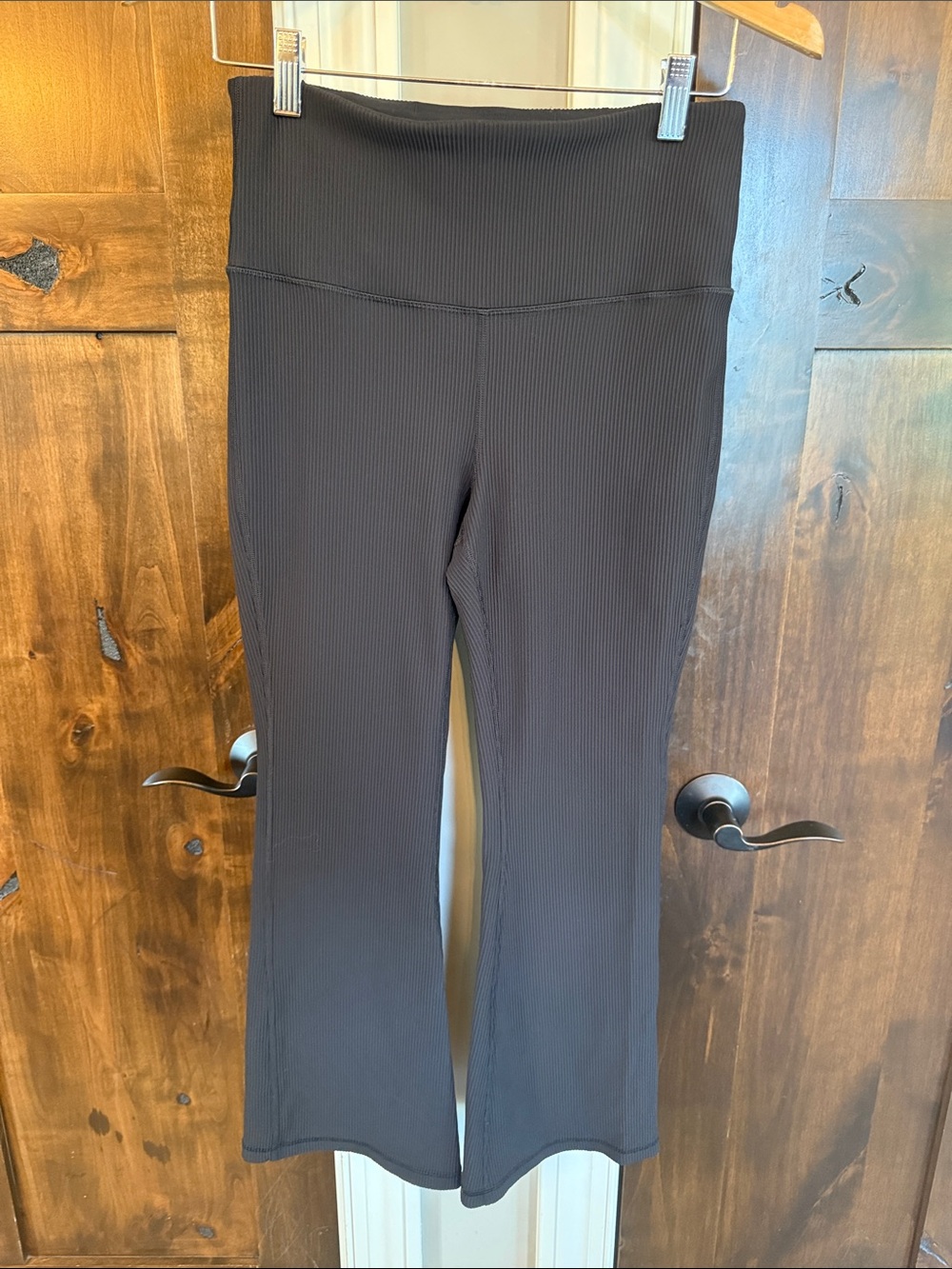 Athleta Black Ribbed Capri leggings